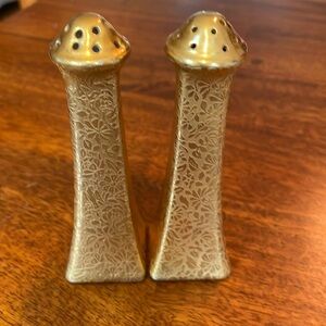 VINTAGE GOLD DAISY/ROSE SALT & PEPPER
